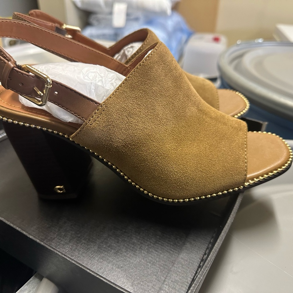 Brown Suede Heels with Minimalist Design